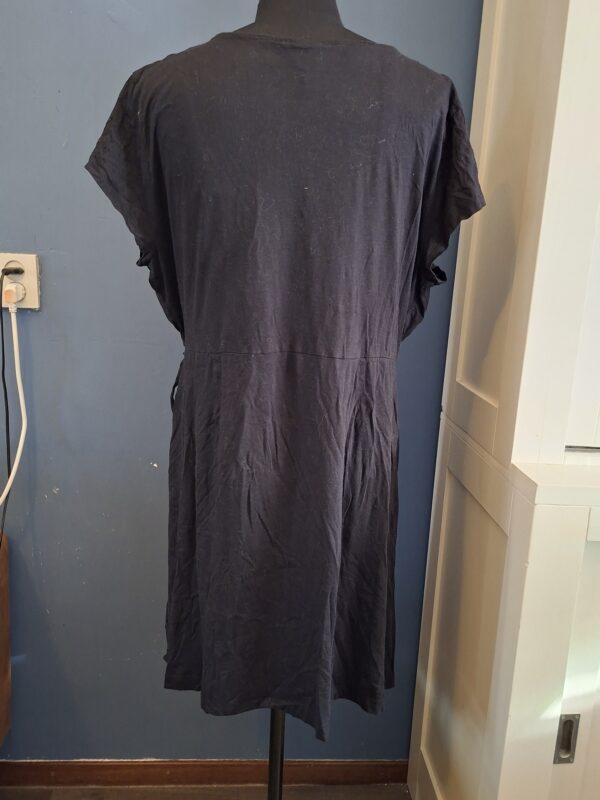 H&M Jurk Zwart Wikkel V-Hals Ceintuur Maat 4XL
