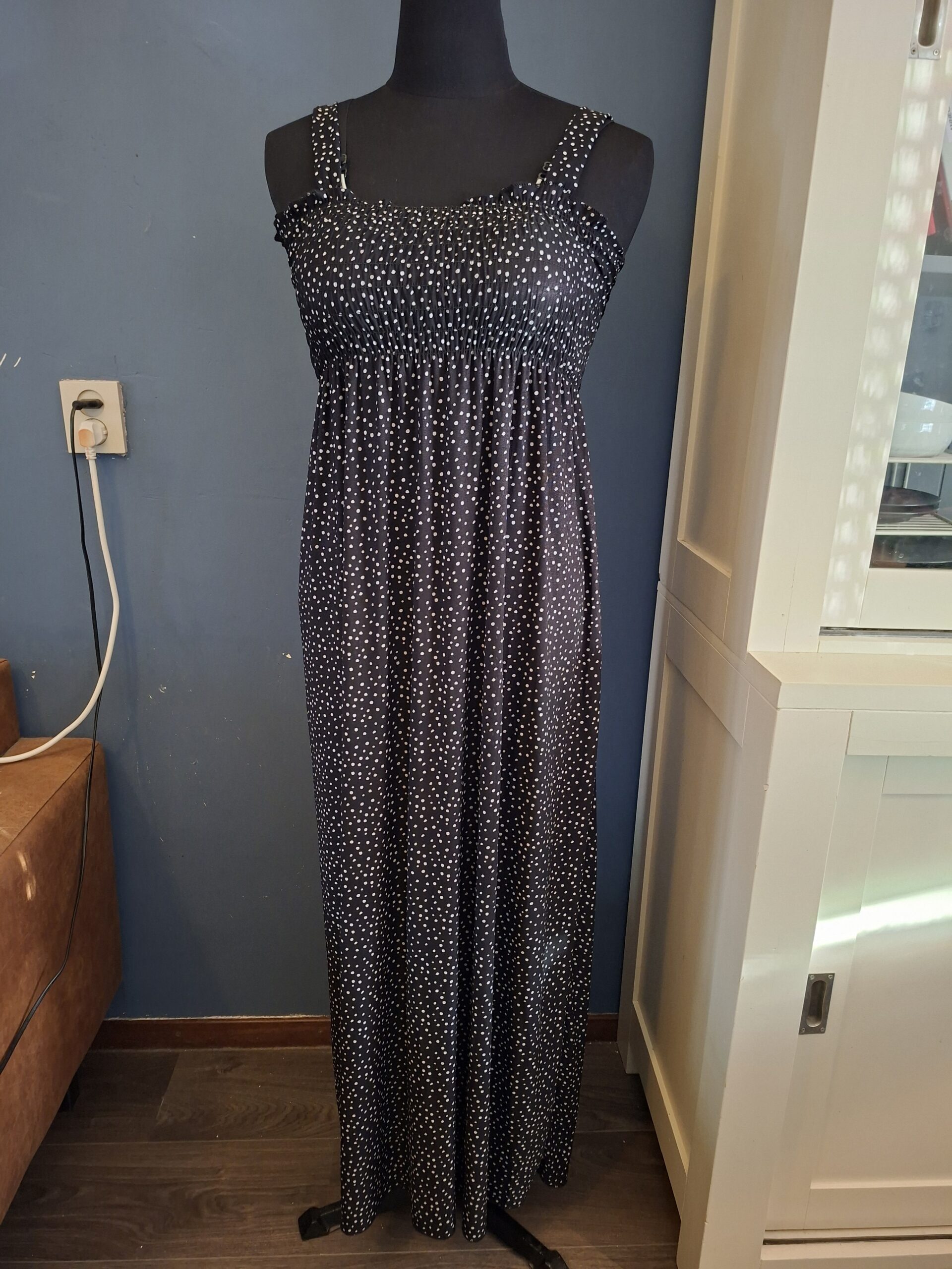 Maxi Jurk Zwart Witte Stippen Bandjes Smock Maat 38/40