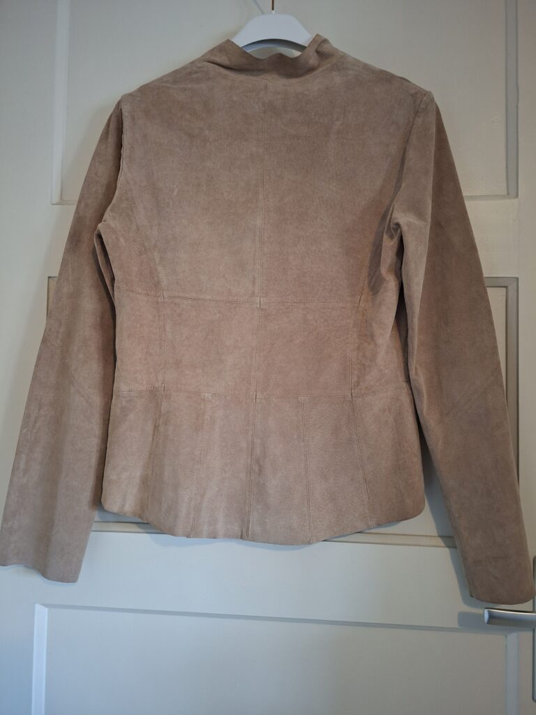 Nougat London echt suède jasje met ruches - maat 3 (127.)