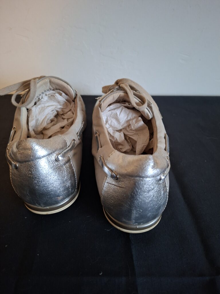 AGL zilver/leverkleurige leren sneakers - maat 39 (24.)