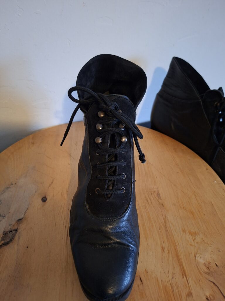 Zwarte leren enkellaarsjes met veters - maat 38 (31.)