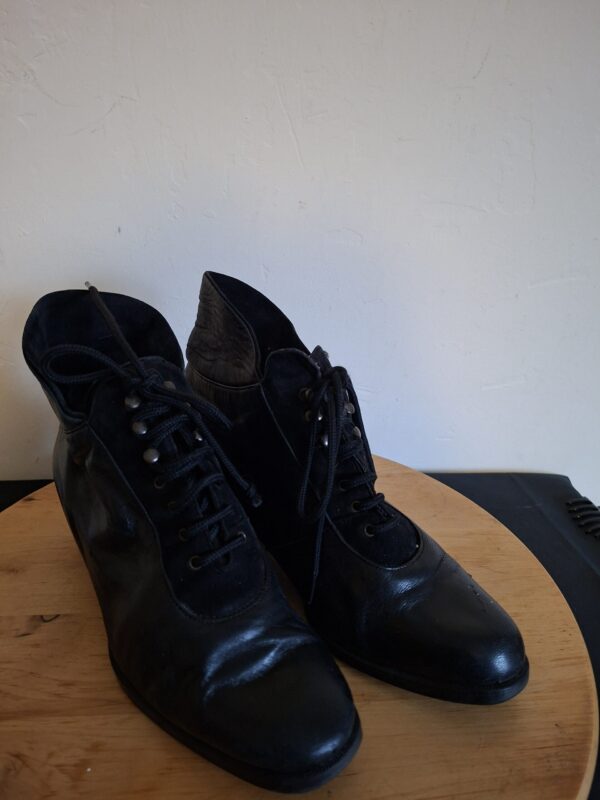 Zwarte leren enkellaarsjes met veters - maat 38 (31.)