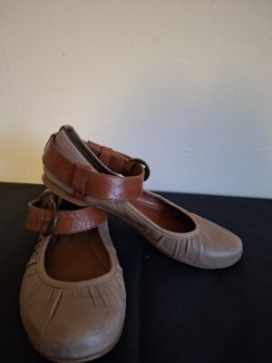 Dick Boons bruine/taupe ballerina's met enkelband - maat 38 (78.)