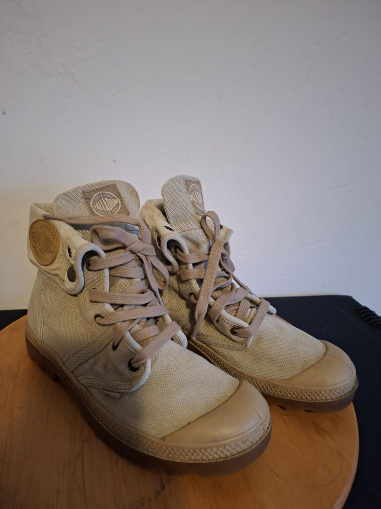 Palladium beige canvas halfhoge sneakers - maat 41 (75.)