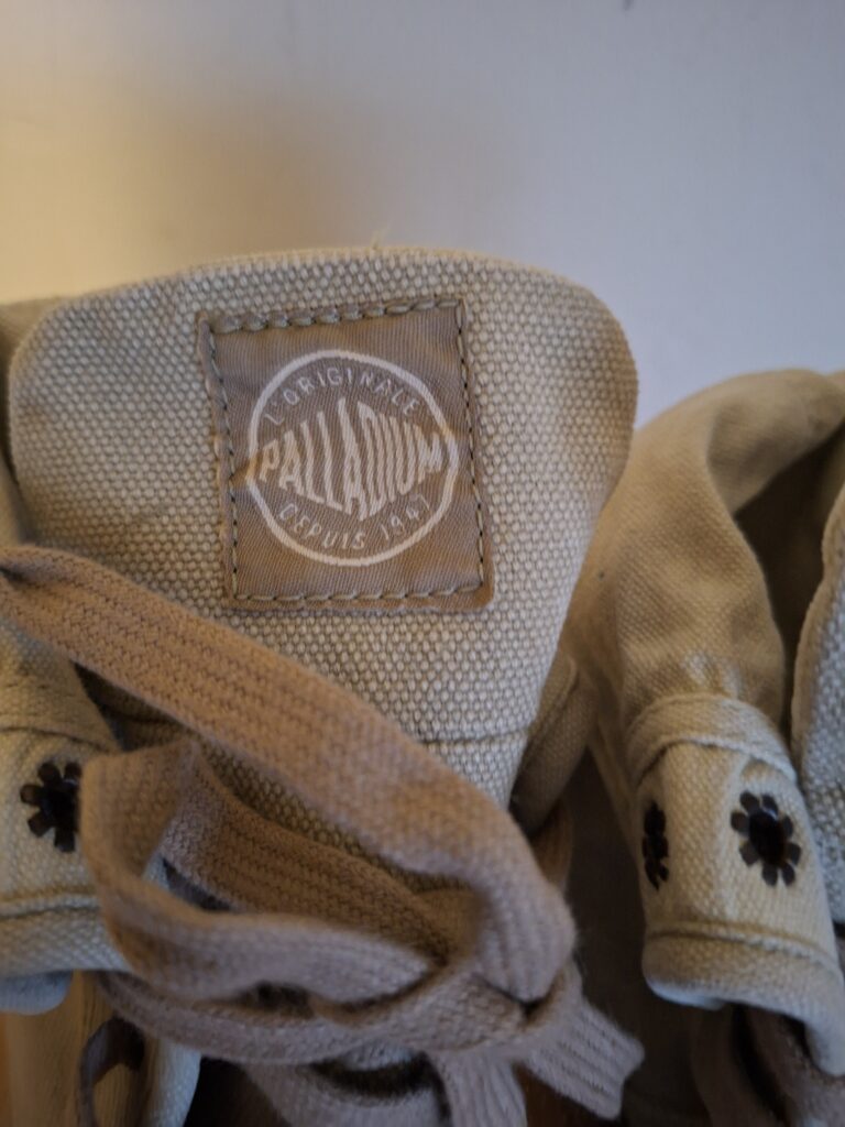 Palladium beige canvas halfhoge sneakers - maat 41 (75.)