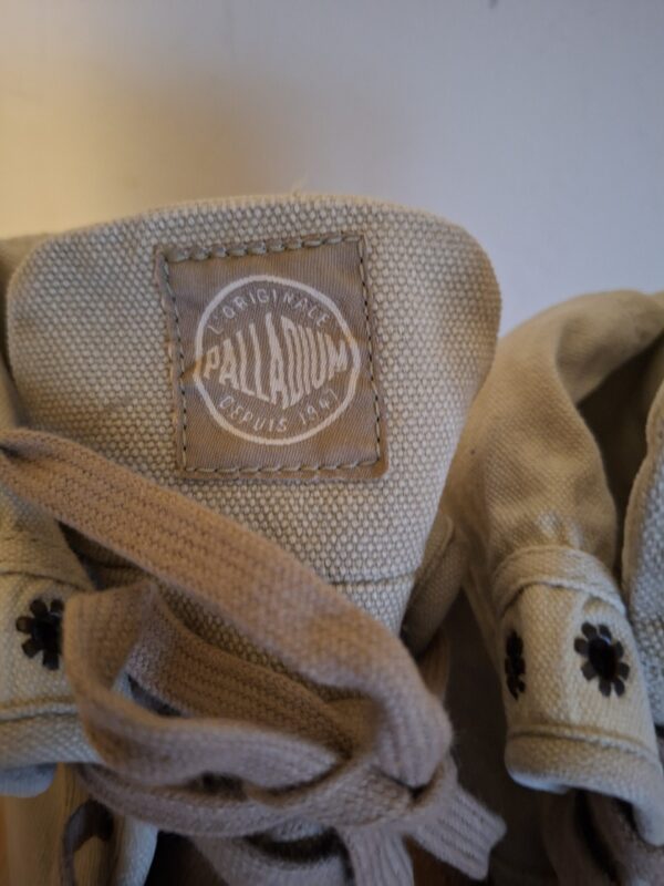 Palladium beige canvas halfhoge sneakers - maat 41 (75.)