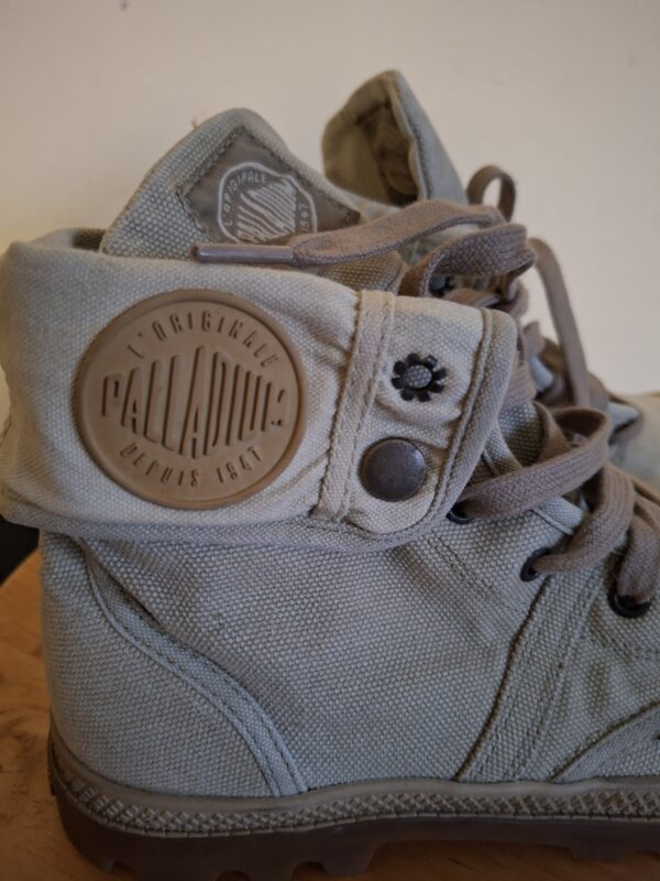 Palladium beige canvas halfhoge sneakers - maat 41 (75.)