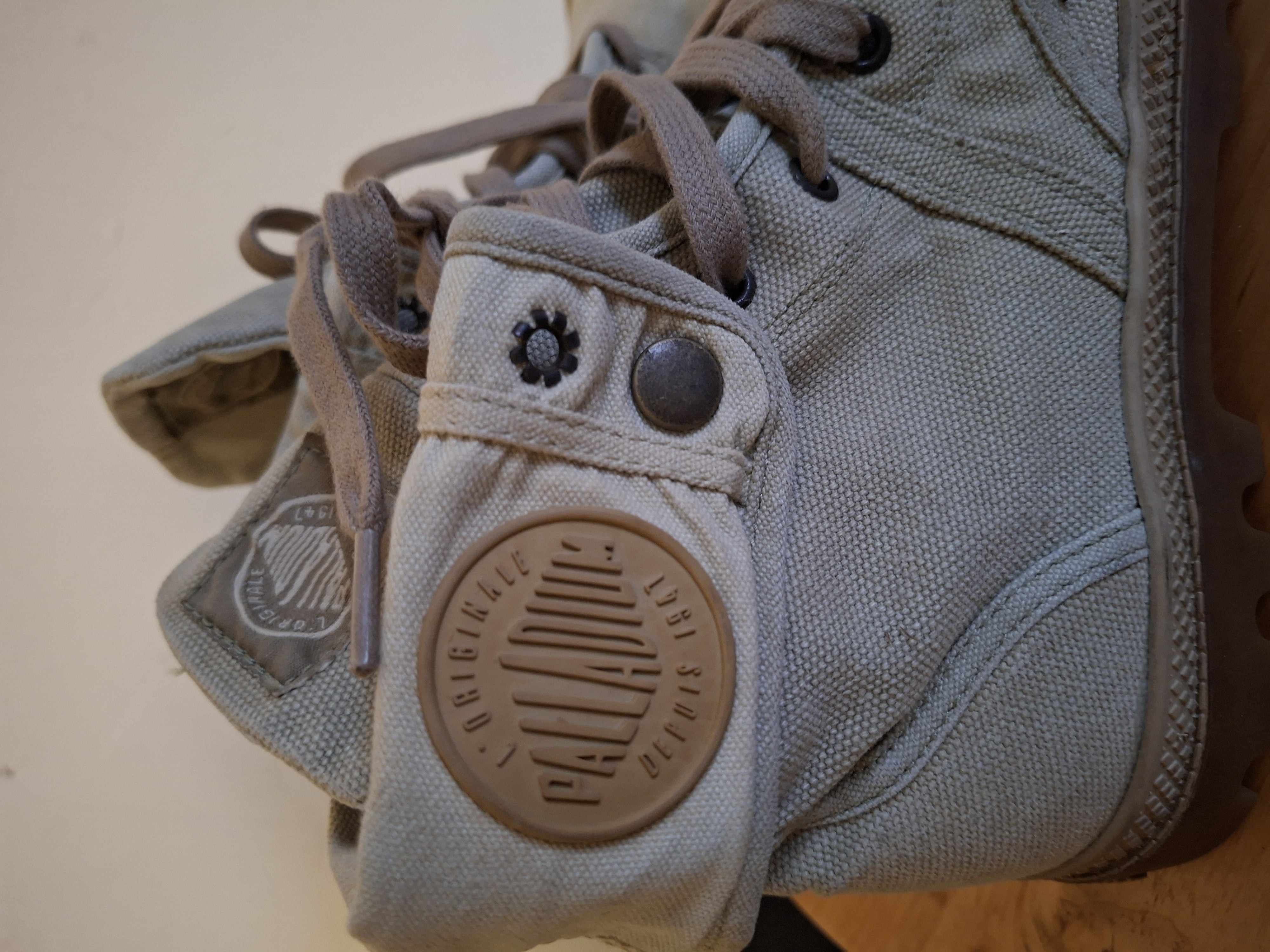 Palladium beige canvas halfhoge sneakers - maat 41 (75.)