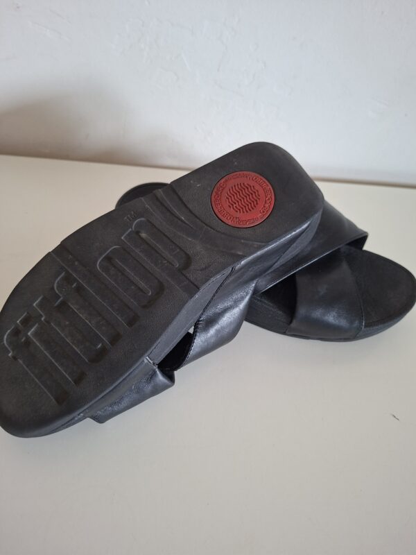 FitFlop zwarte leren slippers met gekruiste bandjes - maat 37 (25.)