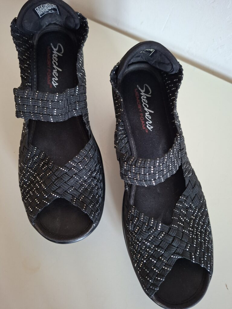 Skechers zwarte gevlochten ballerina's met open teen - maat 38 (28.)