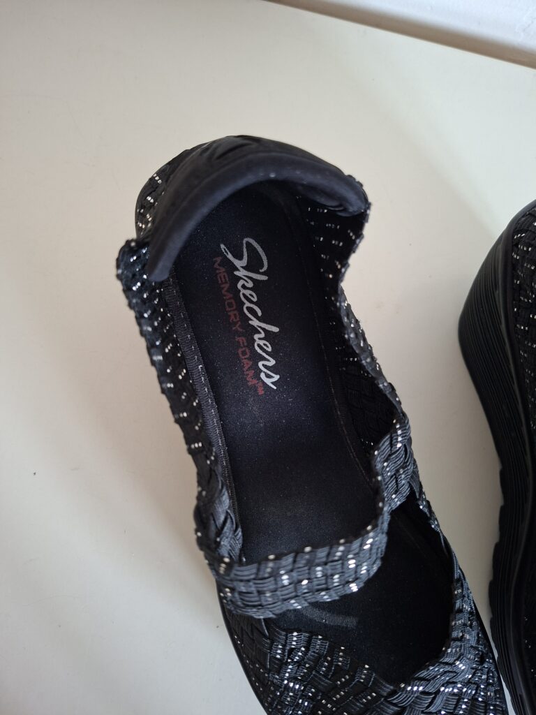 Skechers zwarte gevlochten ballerina's met open teen - maat 38 (28.)