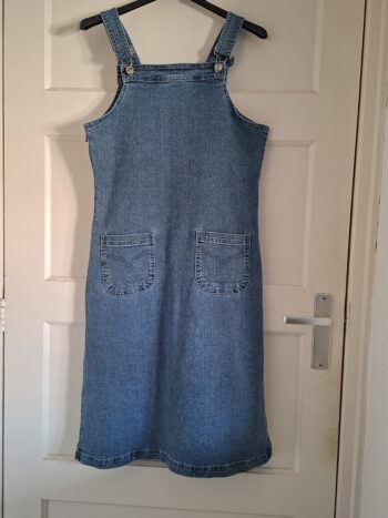 Denim tuinjurk met verstelbare bandjes - maat M (57.)