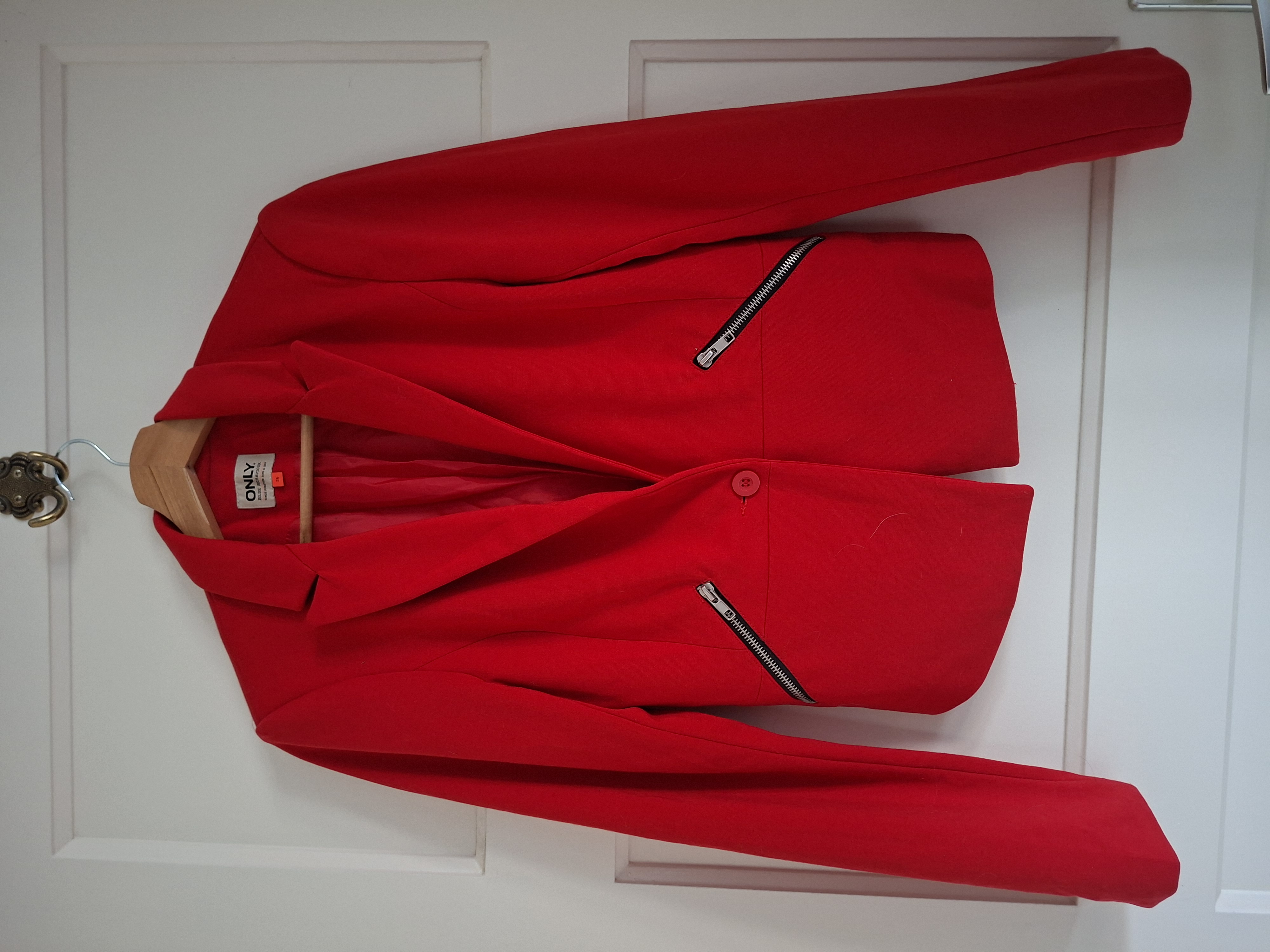 ONLY felrode blazer met ritsdetails - maat 36 (114.)