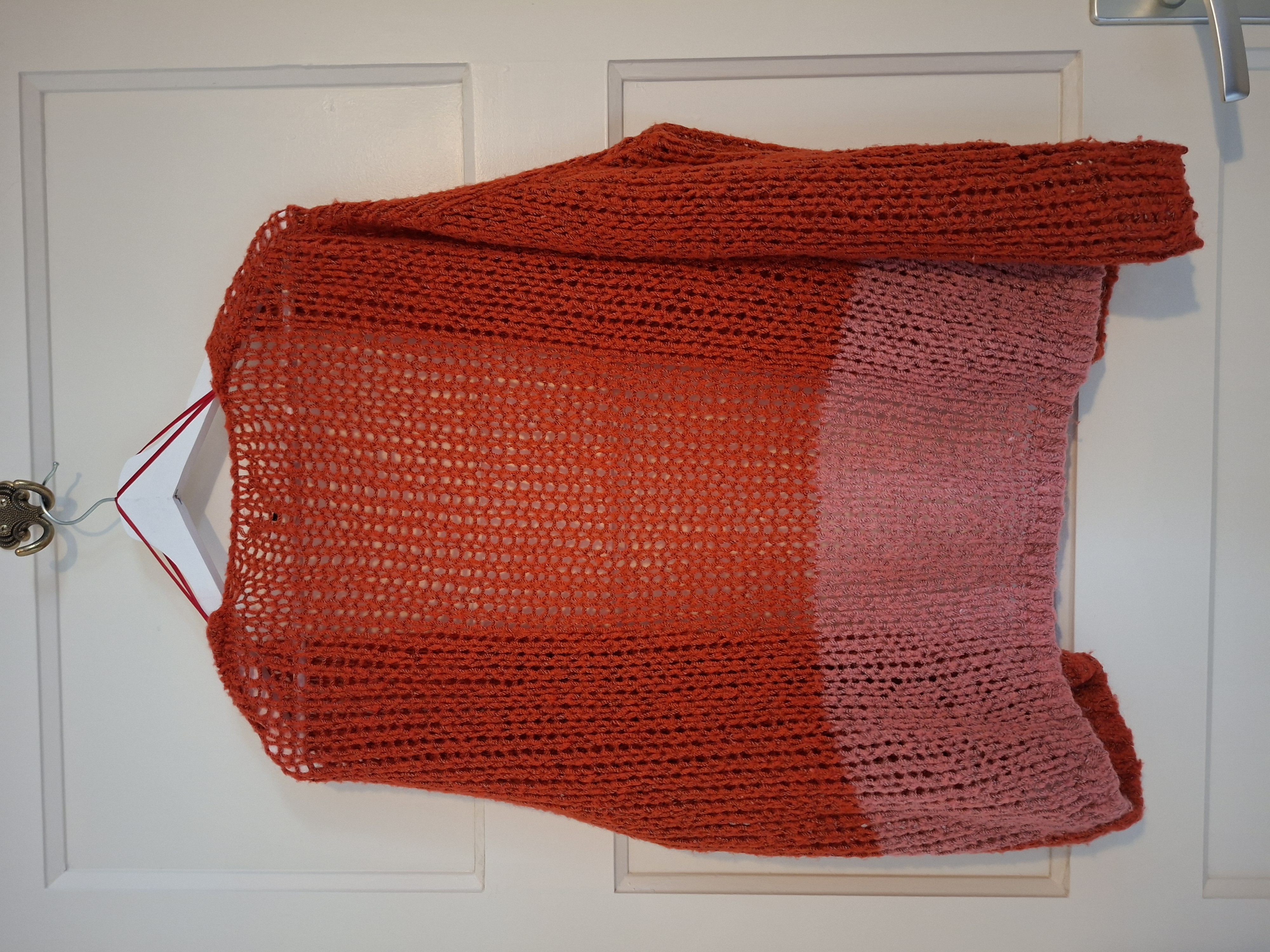 CKS donker oranje/roze opengewerkt vest met ombré - maat XS (140.)