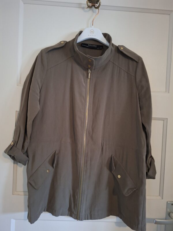 Zara Basic taupe zomerjas met epauletten - maat M (138.)