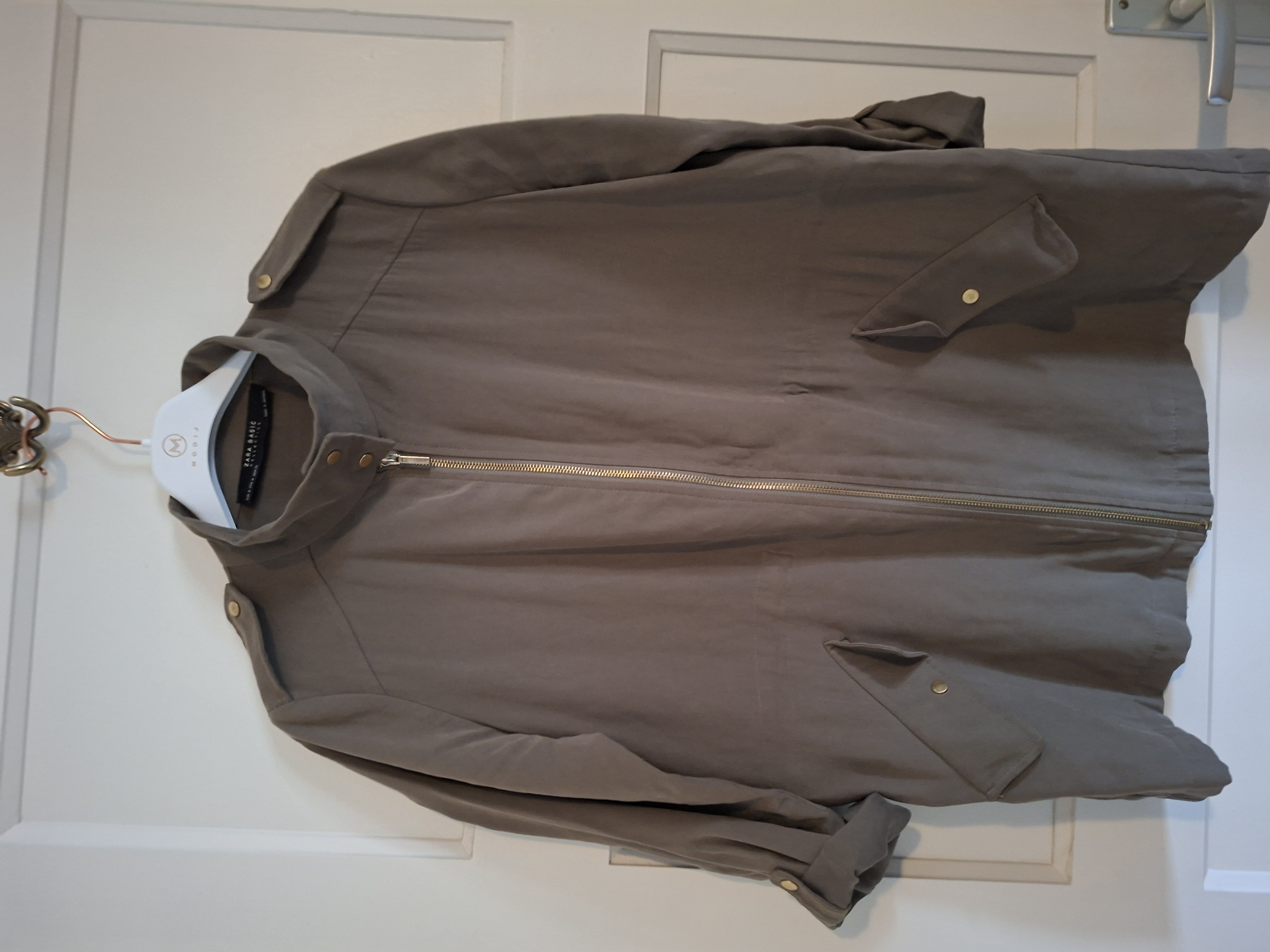 Zara Basic taupe zomerjas met epauletten - maat M (138.)