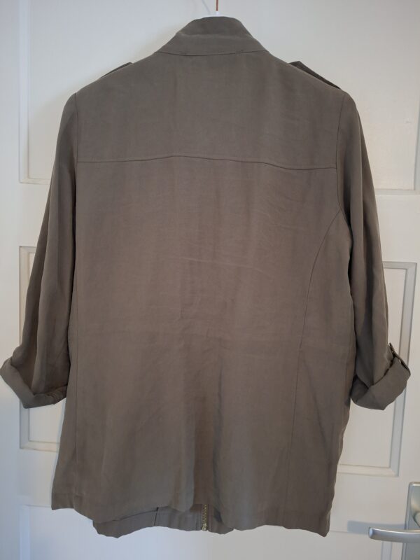 Zara Basic taupe zomerjas met epauletten - maat M (138.)