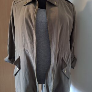 Zara Basic taupe zomerjas met epauletten - maat M (138.)