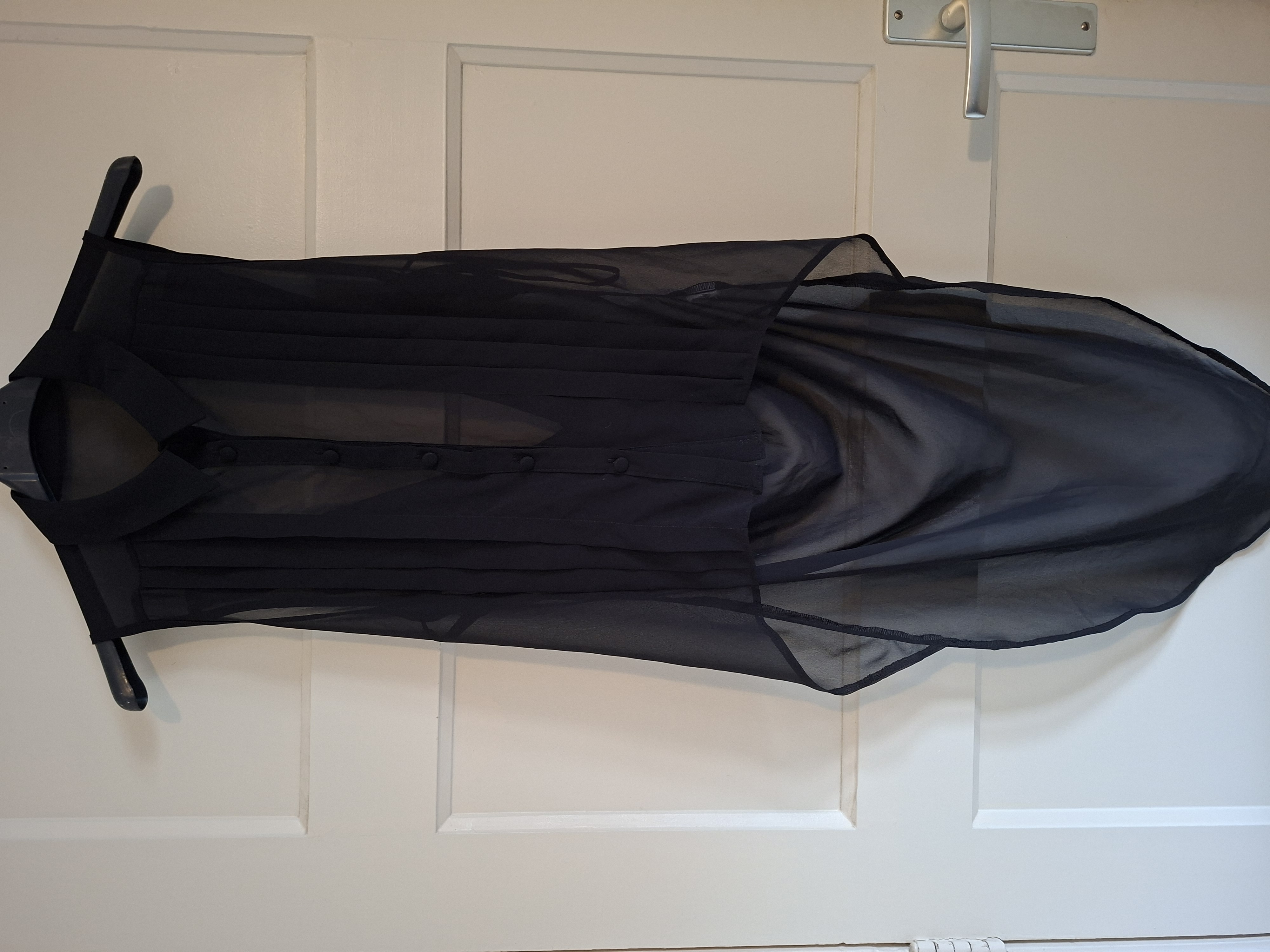 20260123_141536 Atmosphere zwarte tule blouse met open rug - maat M (130.)