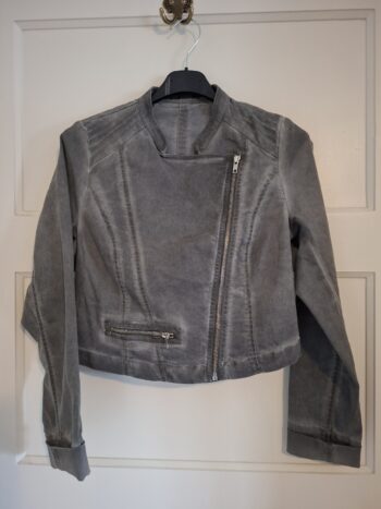 Steps grijze bikerjack met asymmetrische rits - maat 36 (105.)