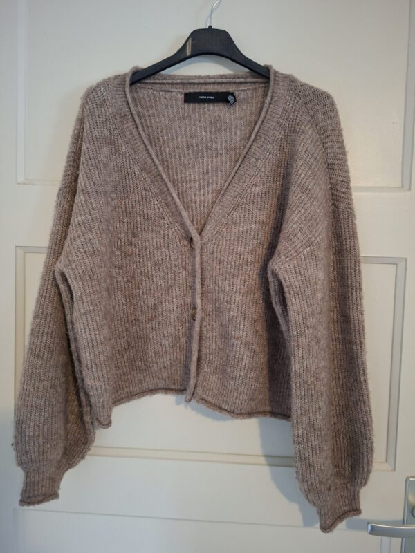 20260123_143423 Vero Moda taupe gemeleerd vest met V-hals en houten knopen - maat S (142.)
