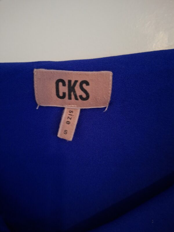 20260123_152200 CKS kobaltblauwe jurk met 3/4 mouwen en watervalhals - maat S (90.)