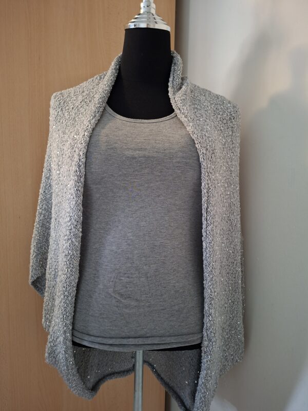 20260123_153200 Zara Knit grijs gemeleerd vest met glitter en wijde mouwen - maat M (87.)