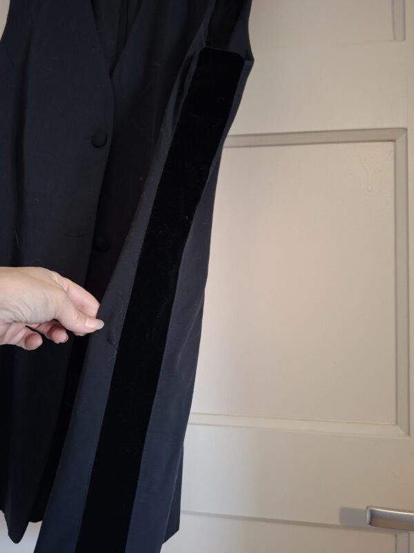 20260123_153455 Cartoon lang zwart gilet met grijze panelen - maat 36 (55.)