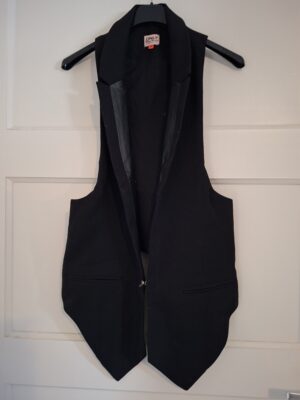 20260123_153851 Only zwart gilet met leren panelen - maat 38 (108.)