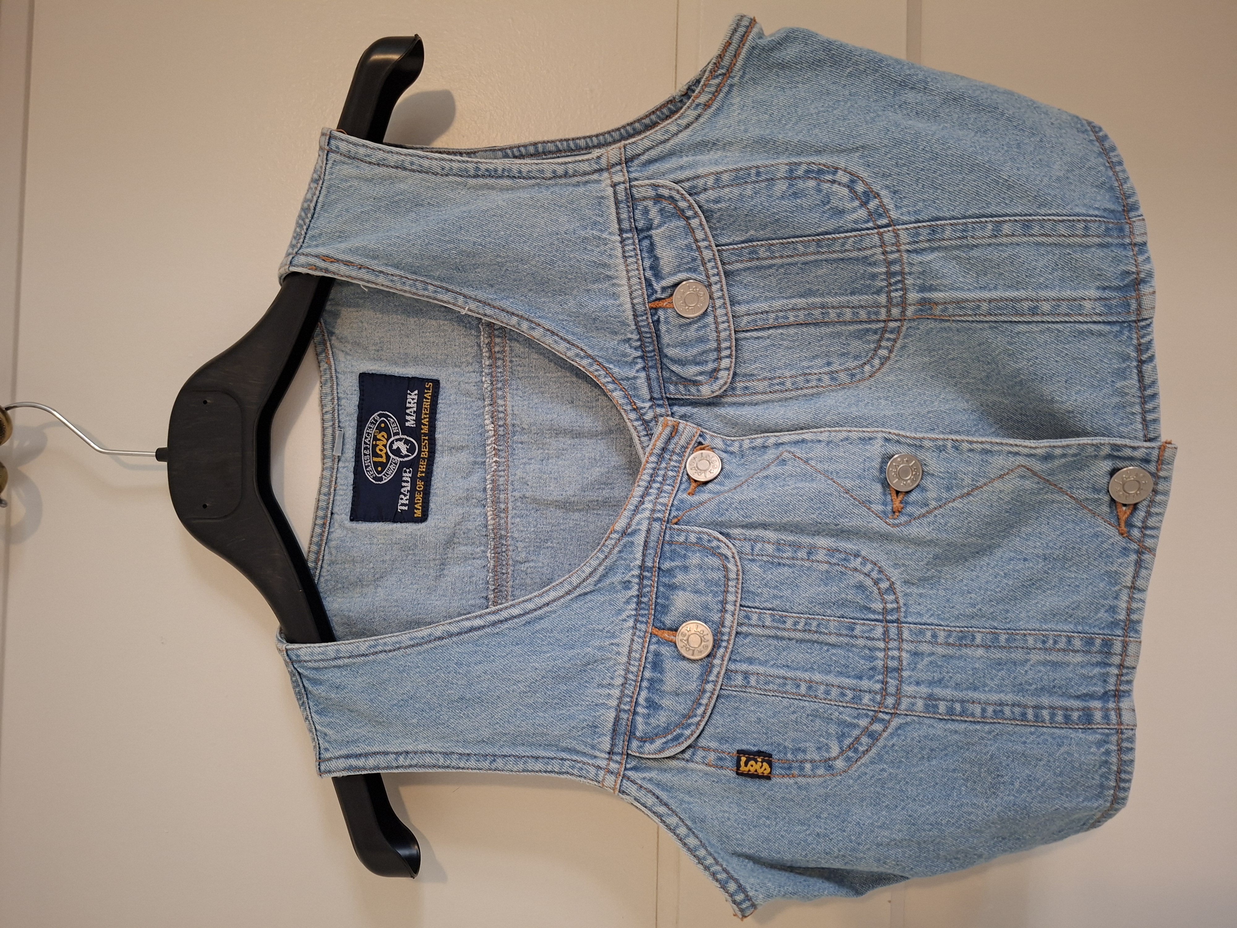 Lois kort mouwloos denim jasje cropped - maat S (58.)