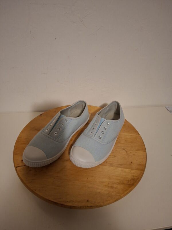 20260123_181858 Lichtblauwe canvas slip-on sneakers maat 40