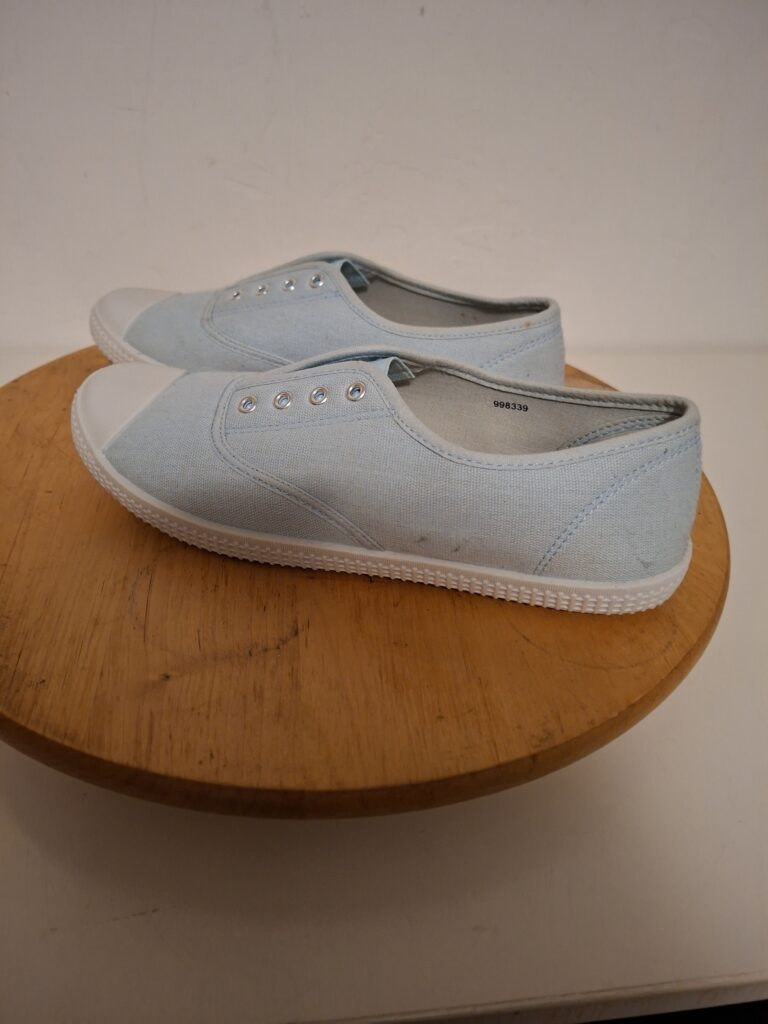 Lichtblauwe canvas slip-on sneakers maat 40