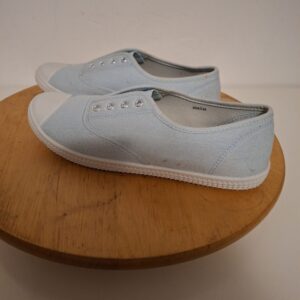 20260123_181906 Lichtblauwe canvas slip-on sneakers maat 40