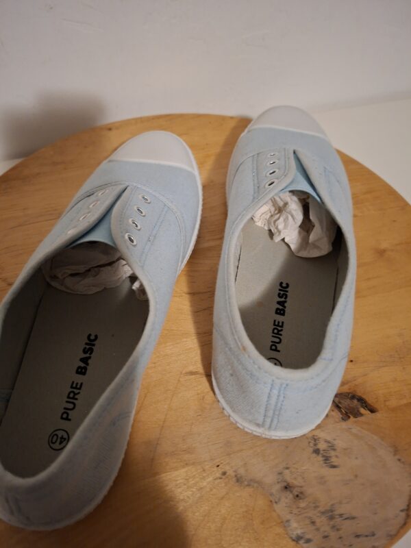 20260123_181913 Lichtblauwe canvas slip-on sneakers maat 40