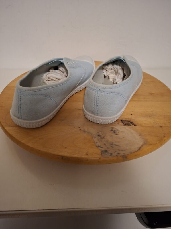 20260123_181917 Lichtblauwe canvas slip-on sneakers maat 40