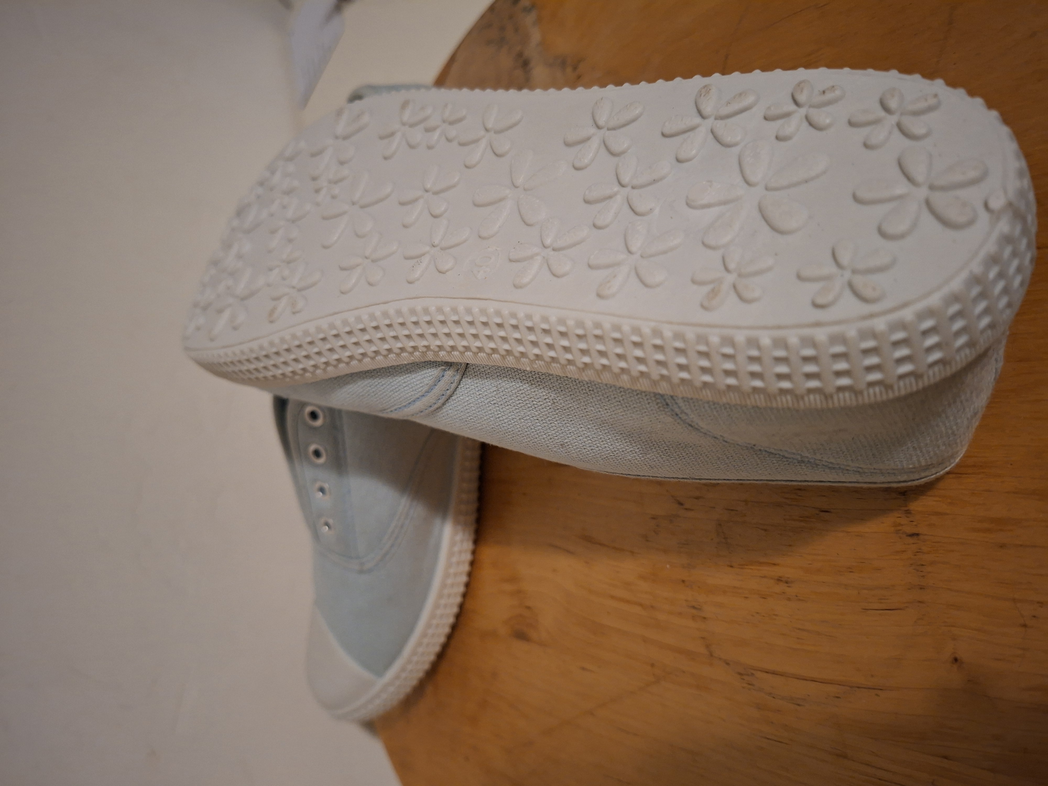 Lichtblauwe canvas slip-on sneakers maat 40