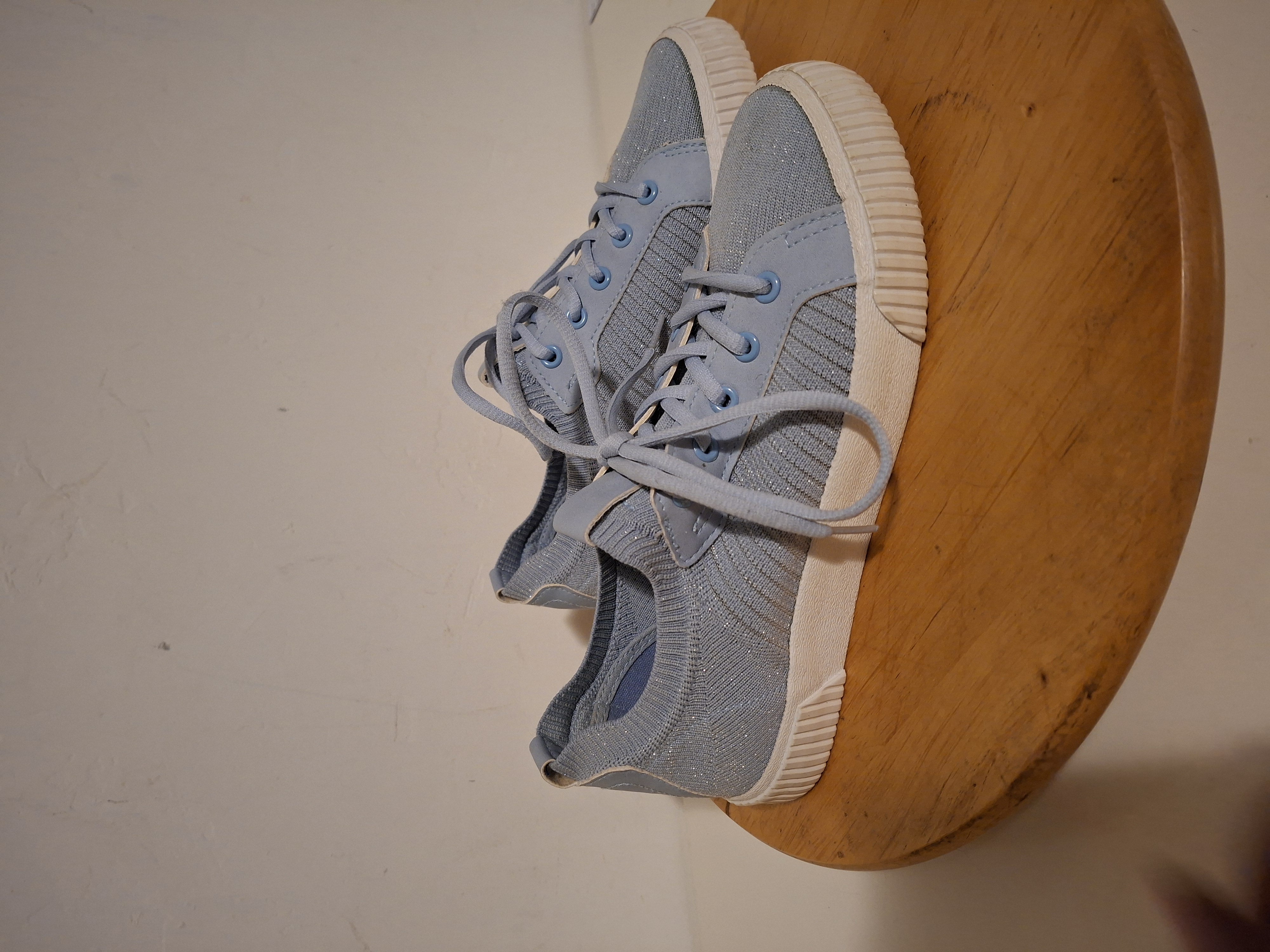 Grijsblauwe sneakers met glitters maat 39