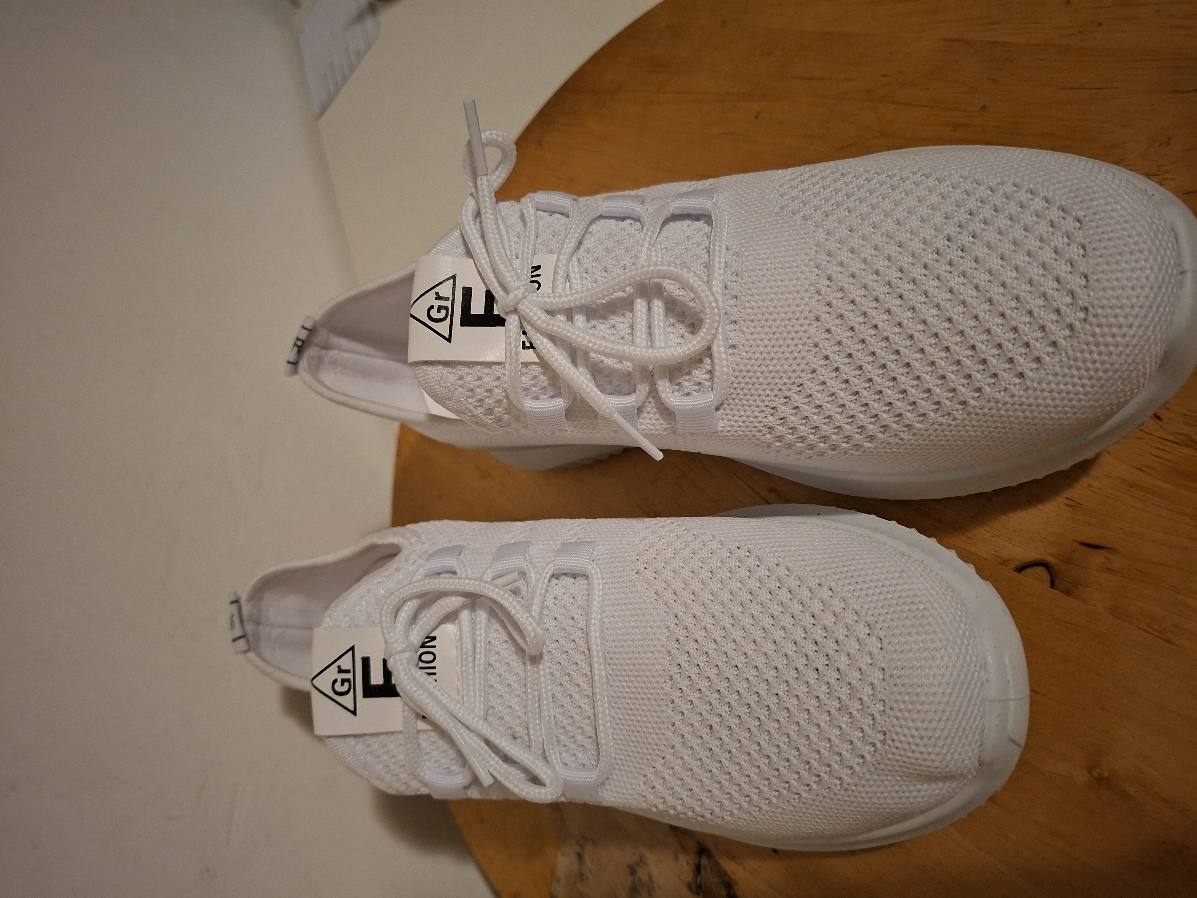 Witte mesh sneakers maat 38/39 nieuw