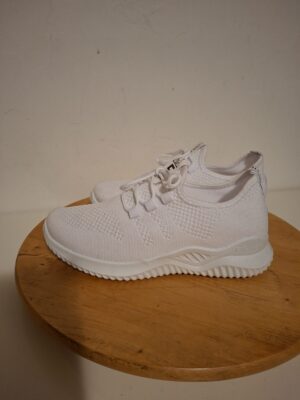 Witte mesh sneakers maat 38/39 nieuw
