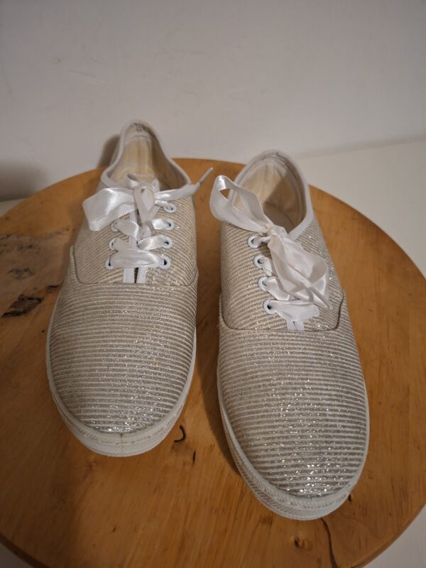 20260123_182737 Beige glitter sneakers met satijnen veters maat 39