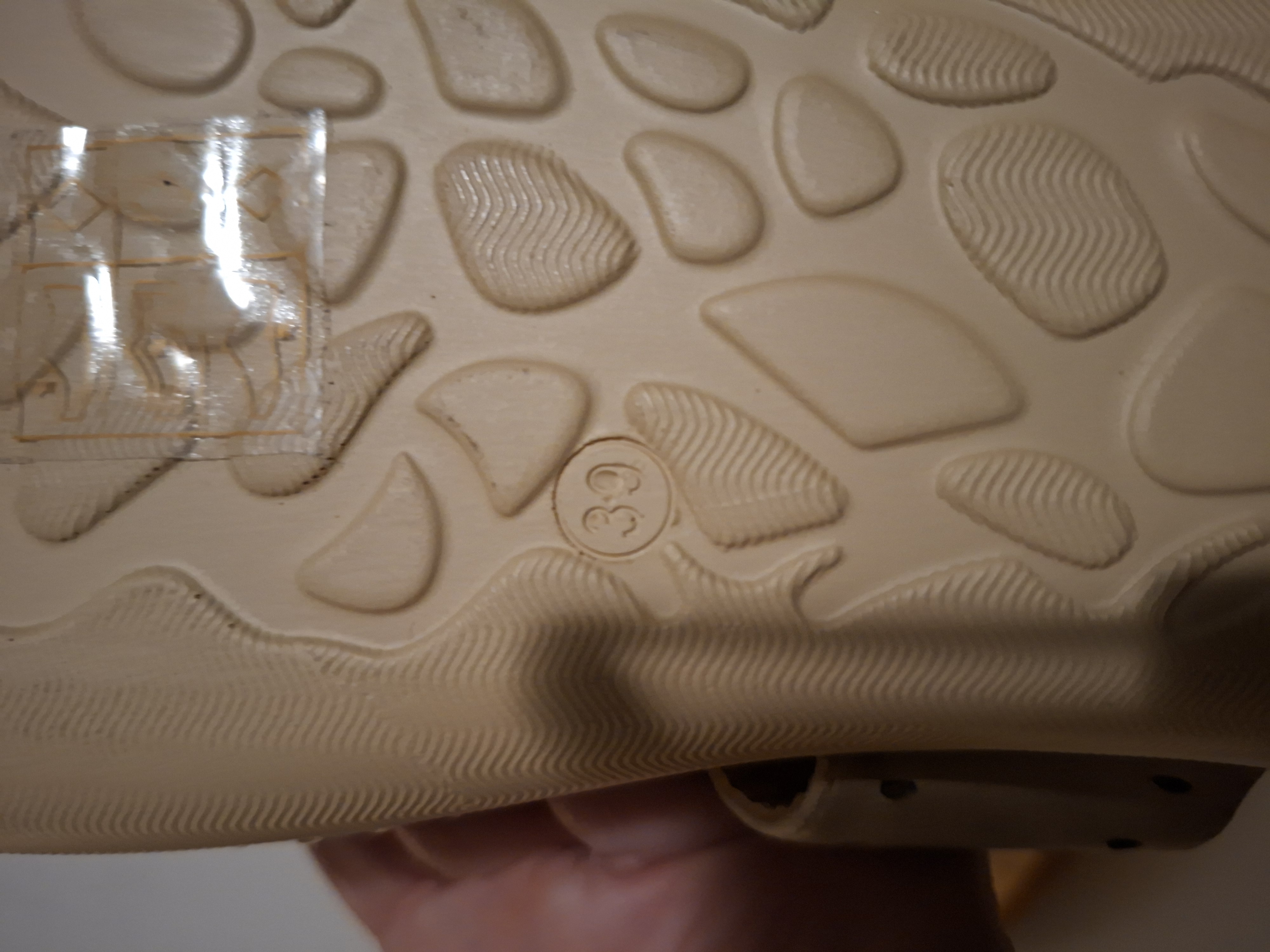 20260123_182836 Beige slippers met bloemetjes maat 39