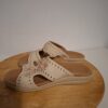 20260123_182854 Beige slippers met bloemetjes maat 39