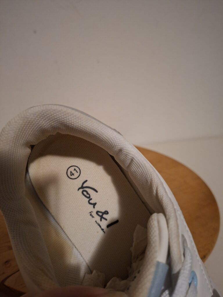 Witte sneakers met lichtgrijze accenten maat 41