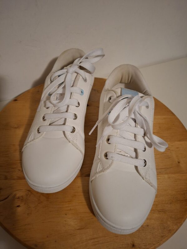 Witte sneakers met lichtgrijze accenten maat 41