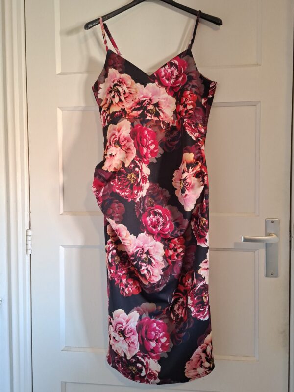 ASOS jurk met bloemenprint zwart/roze/rood