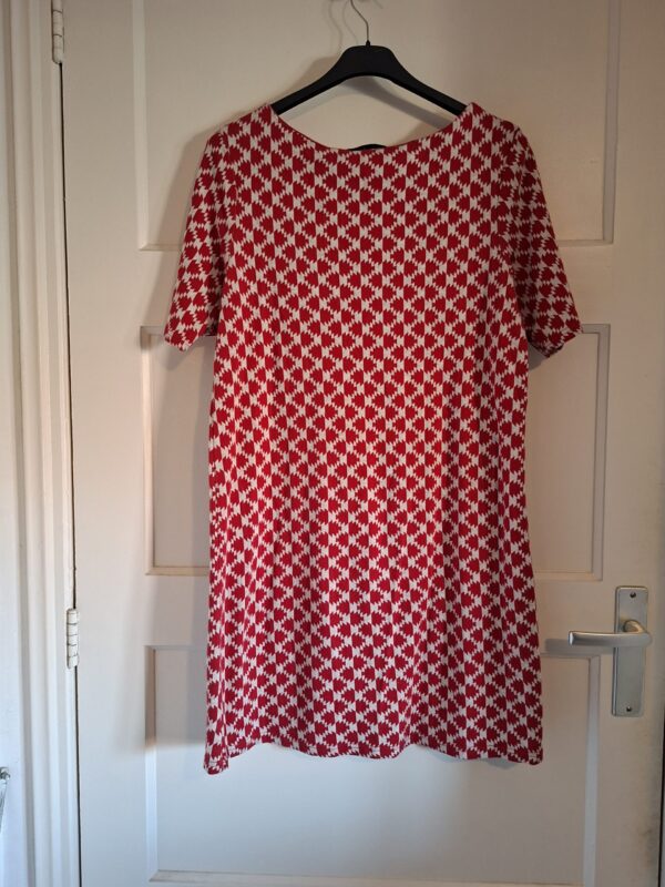 20260124_151438 River Island jurk rood/witte print maat 12