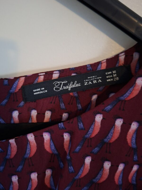 20260124_152100 Zara jurk bordeaux met roze vogeltjes maat M (39.)