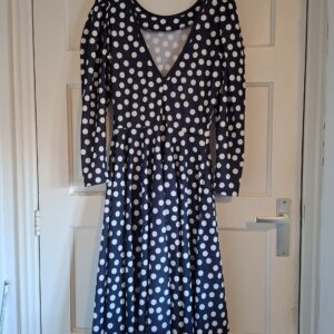 Retro zwarte jurk met witte bollen maat S (45.)