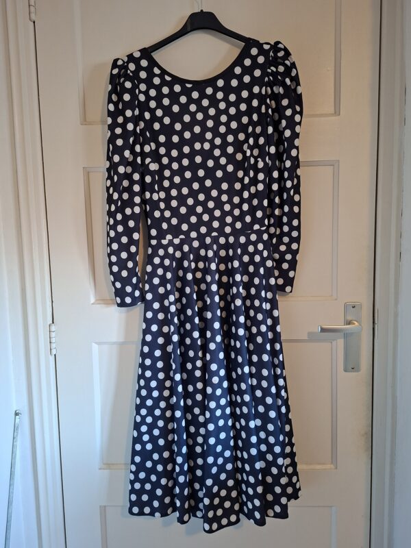 20260124_152836 Retro zwarte jurk met witte bollen maat S (45.)