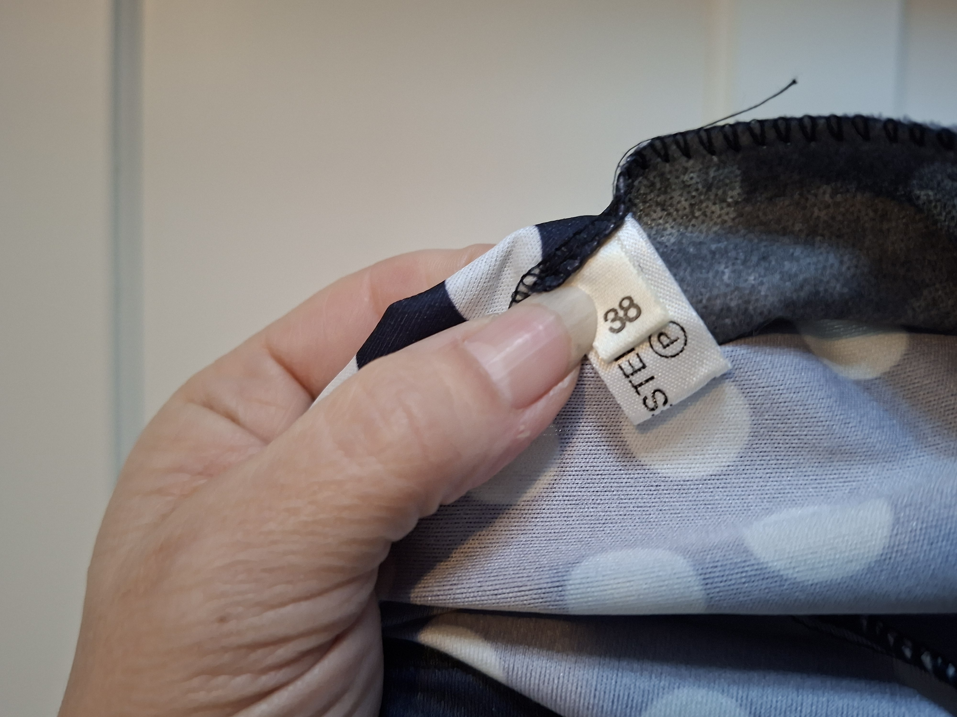 Retro zwarte jurk met witte bollen maat S (45.)